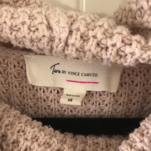 Two by Vince Camuto waffle stitch sweater in XS. - Picture 4 of 5